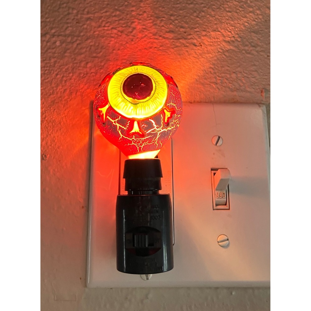 Eyeball Night Light Red Green Bloodshot Horror Decor